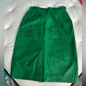 Elegant Italian Lather Green Women's Skirt